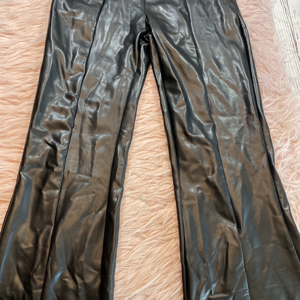 Abercrombie & Fitch Vegan Leather High Rise Split Leg Flare Pants sz S - Picture 4 of 9